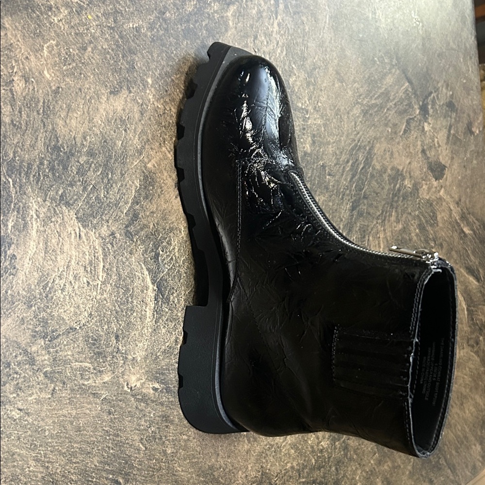Black Zipper Ankle Boots - Picture 6 of 6